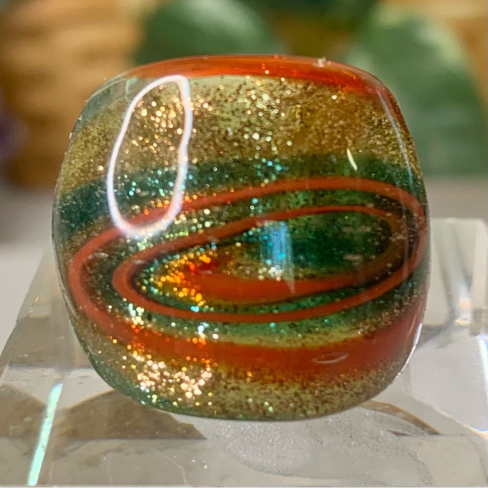 Murano Style Solid Glass Hand Blown Ring Artisan Dome Green Red Swirl Sz 6.5 VTG